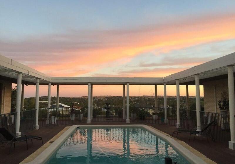 Пансион Fairway Manor Accomodation