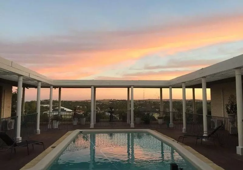 Majatalo Fairway Manor Accomodation