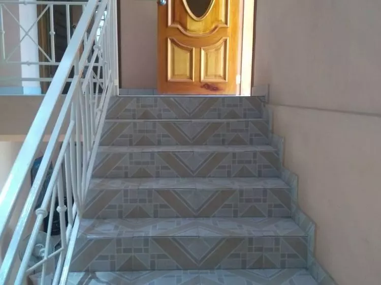 پانسیون Hibiscus Guest House