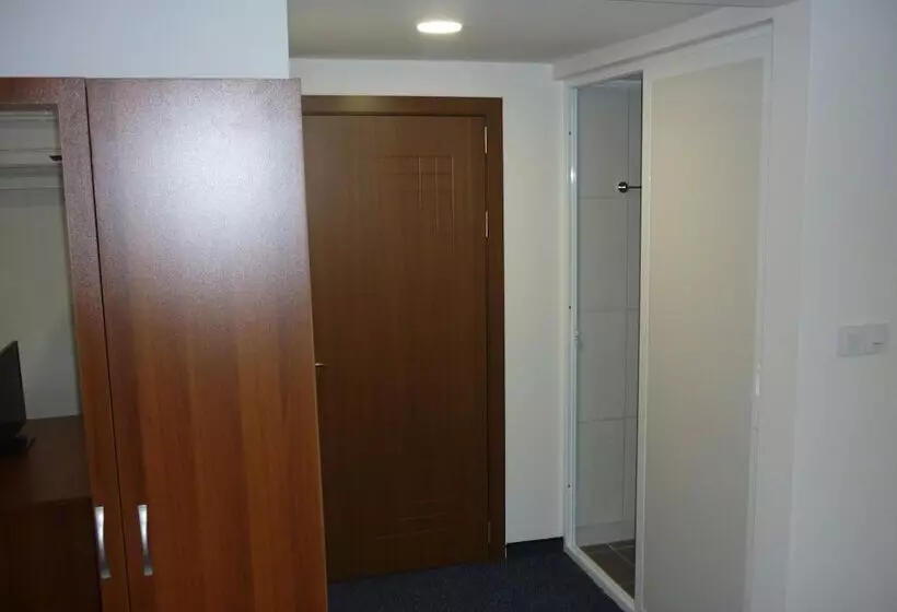 ペンション Yalta Guesthouse