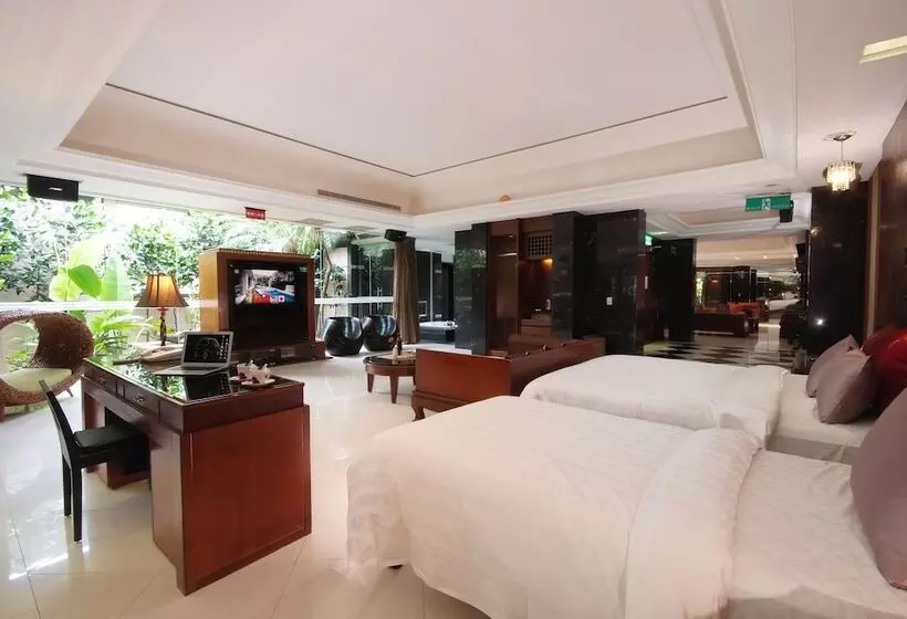 Q Motel