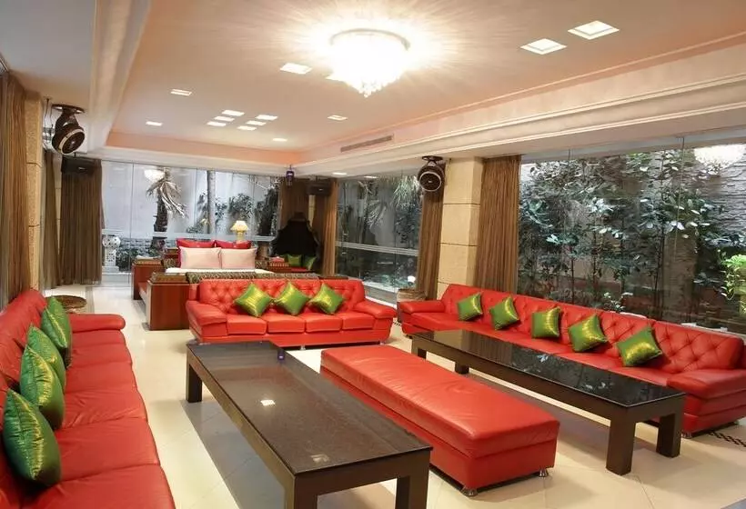 Q Motel