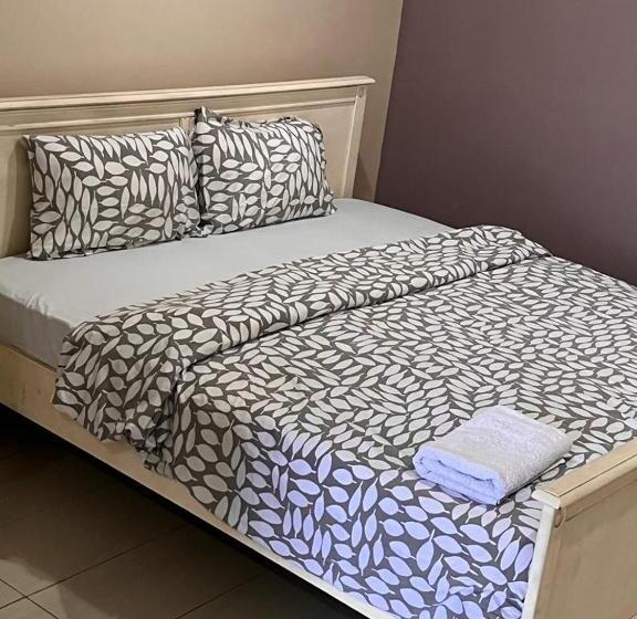 James East Legon Piece