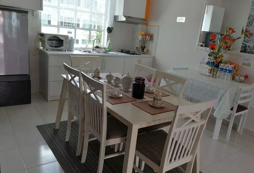 The Pines Villa 792 The Residence Kampar
