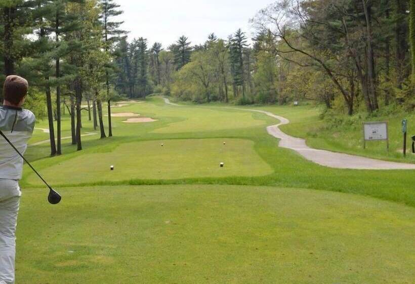 住宿加早餐  Mcconnell Inn