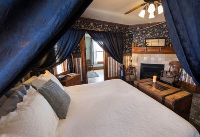 住宿加早餐  Mcconnell Inn