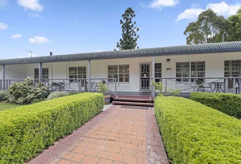 Birds  N  Bloom Cottages