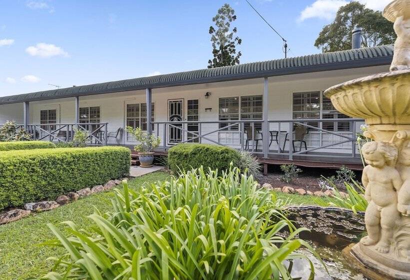 Birds N Bloom Cottages