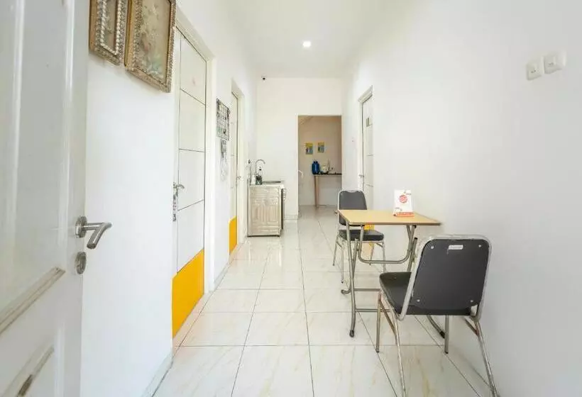 ホテル Airy Gunung Anyar Pecatu Tiga E9 Surabaya