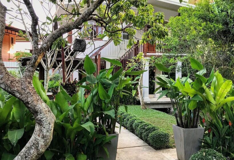 Hotel Baan Suan Amphawa