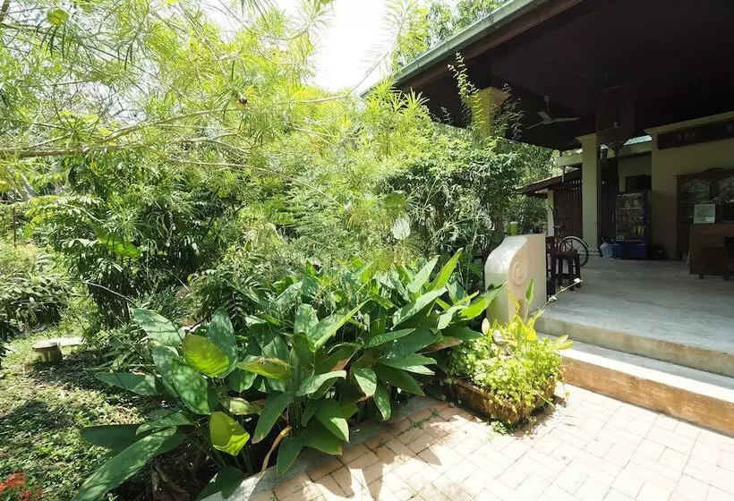 Hotelli Baan Suan Amphawa