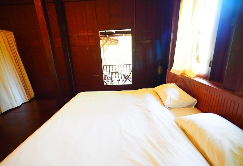 Hotel Baan Suan Amphawa