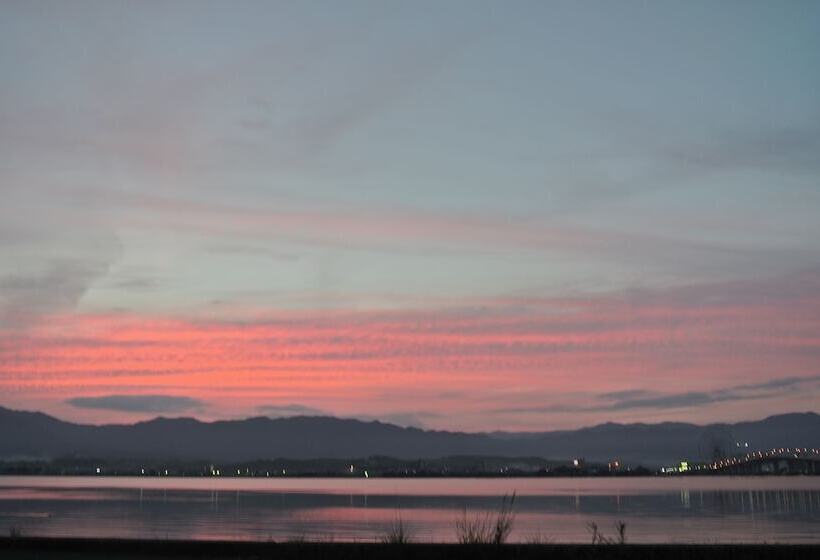 בית מלון כפרי Biwako Plaza