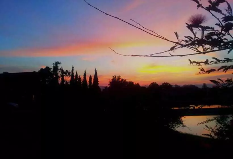 هتل Kiangmok Chalet