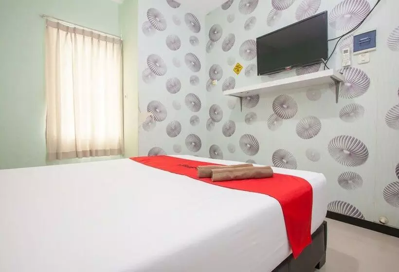 Hotel Reddoorz @ Raya Tidar