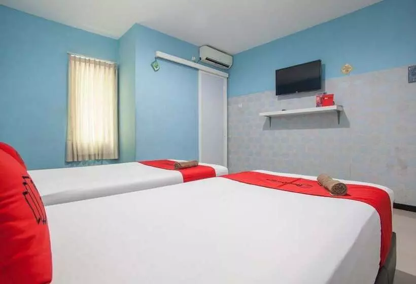 Hotel Reddoorz @ Raya Tidar