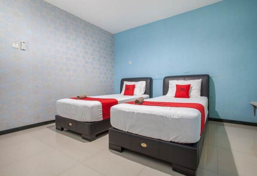فندق Reddoorz @ Raya Tidar