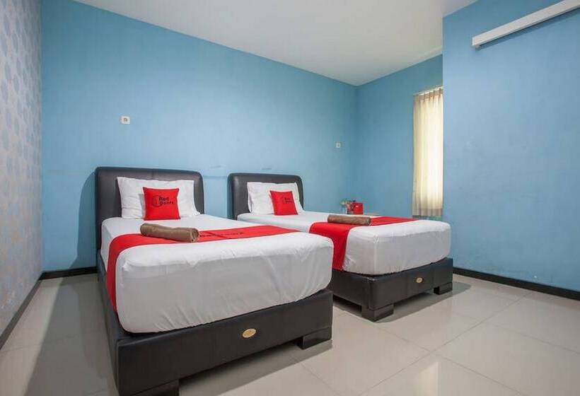 فندق Reddoorz @ Raya Tidar