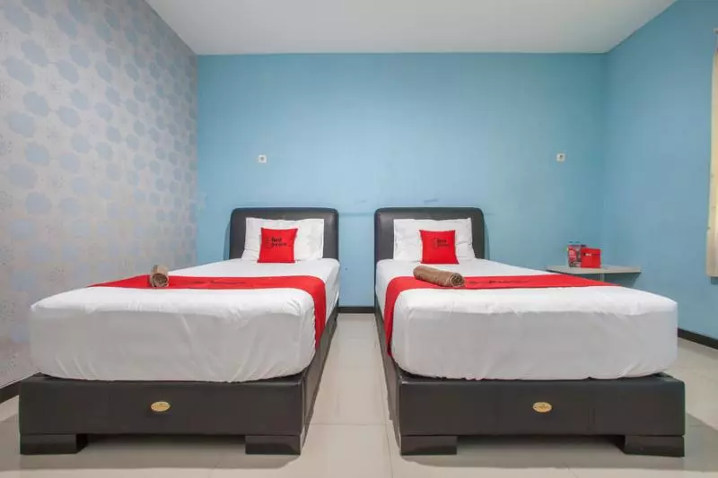 Hotel Reddoorz @ Raya Tidar