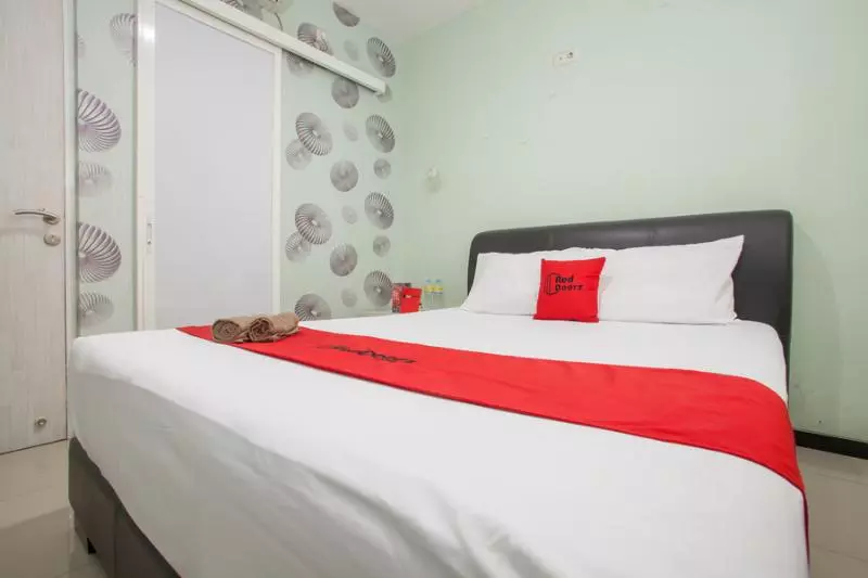 Hotel Reddoorz @ Raya Tidar