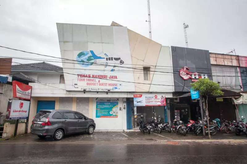 Hotel Reddoorz @ Raya Tidar