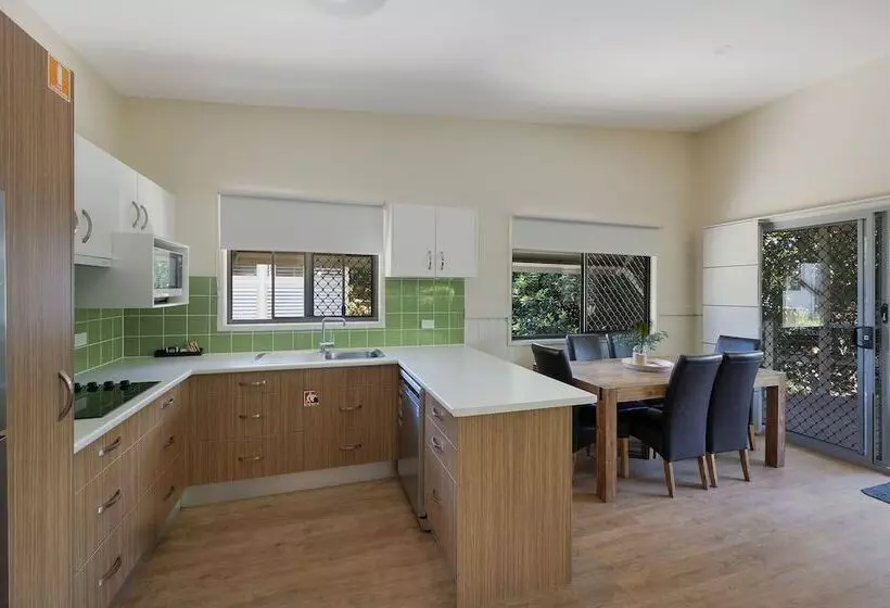 ホテル Reflections Scotts Head   Holiday Park