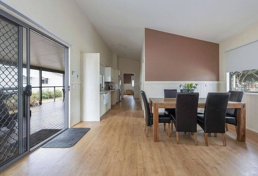 Отель Reflections Scotts Head Holiday Park