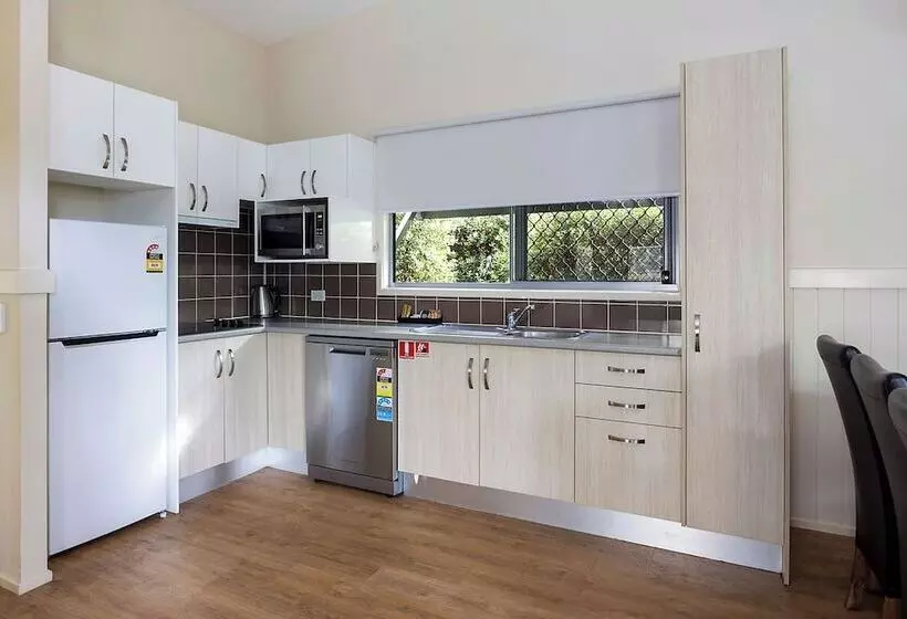 ホテル Reflections Scotts Head   Holiday Park