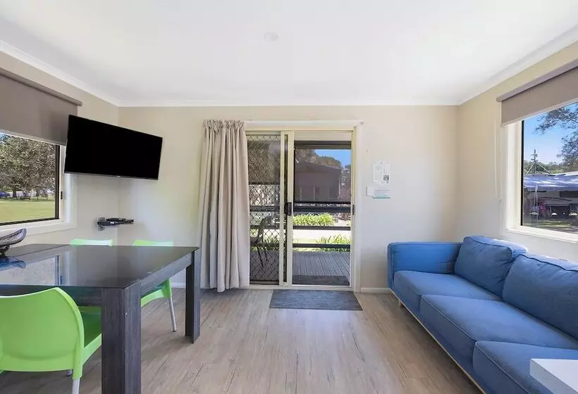 ホテル Reflections Scotts Head   Holiday Park