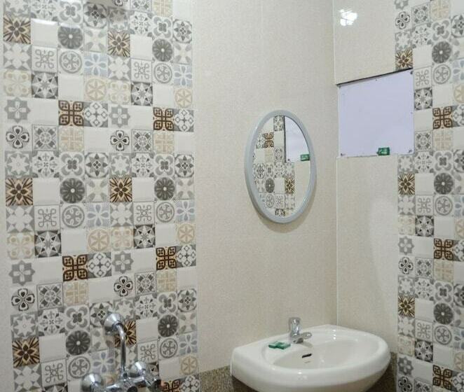 בית מלון כפרי Zac Beach Resort