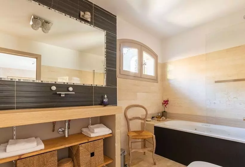 Le Mas Des Roches à Velaux