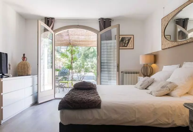 Le Mas Des Roches à Velaux