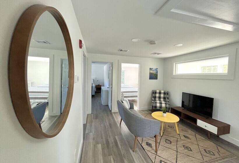 فندق على الطريق Kingfisher Lodging