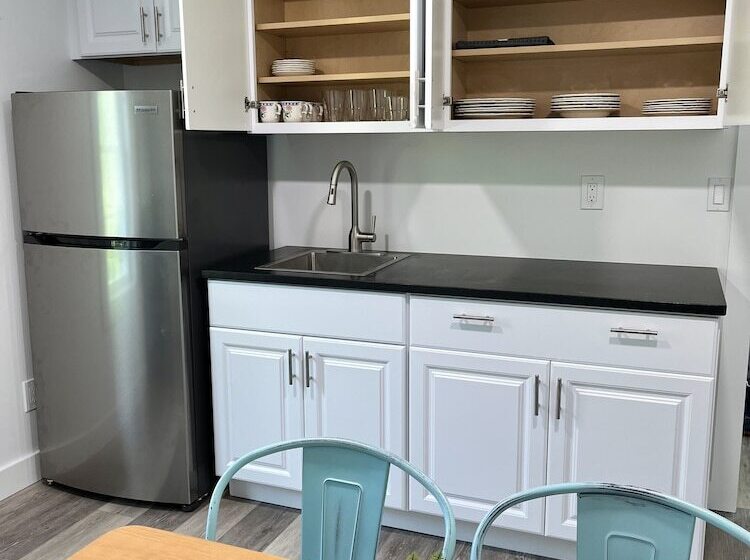 فندق على الطريق Kingfisher Lodging