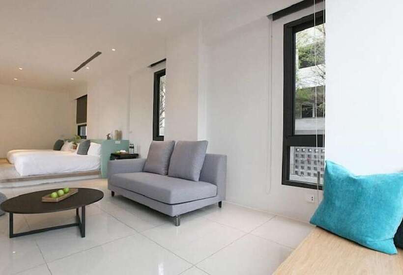 پانسیون Lovely Pond Hostel