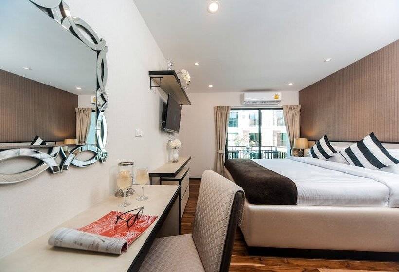 The Title Kr Beach Condotel Rawai Phuket