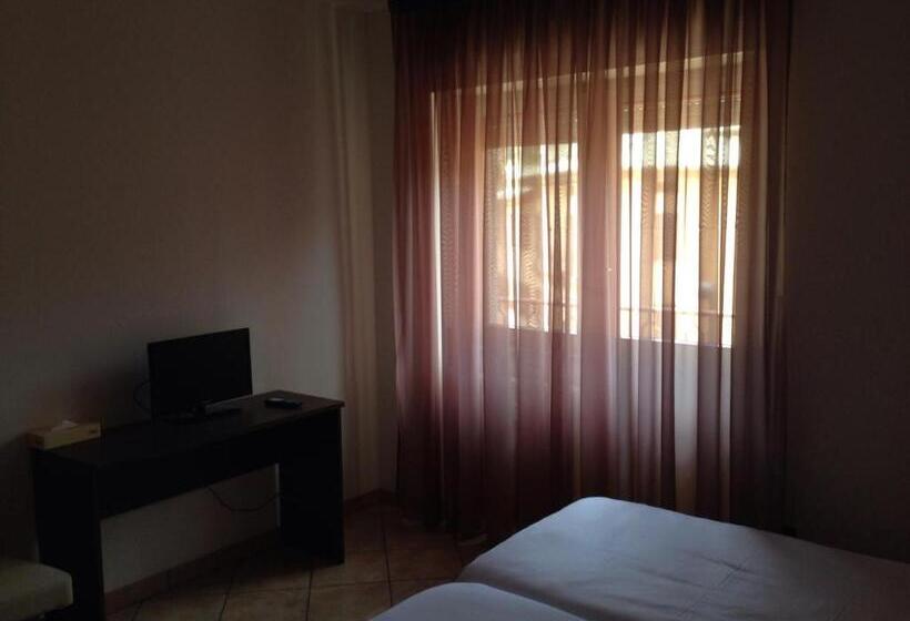 ホテル De La Tour