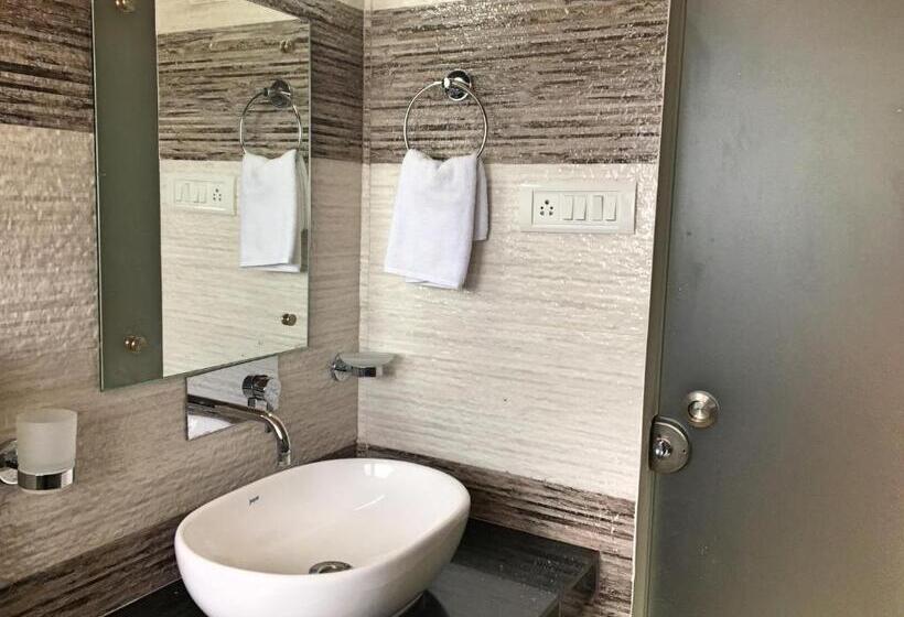 בית מלון כפרי Ess & Bee Resorts