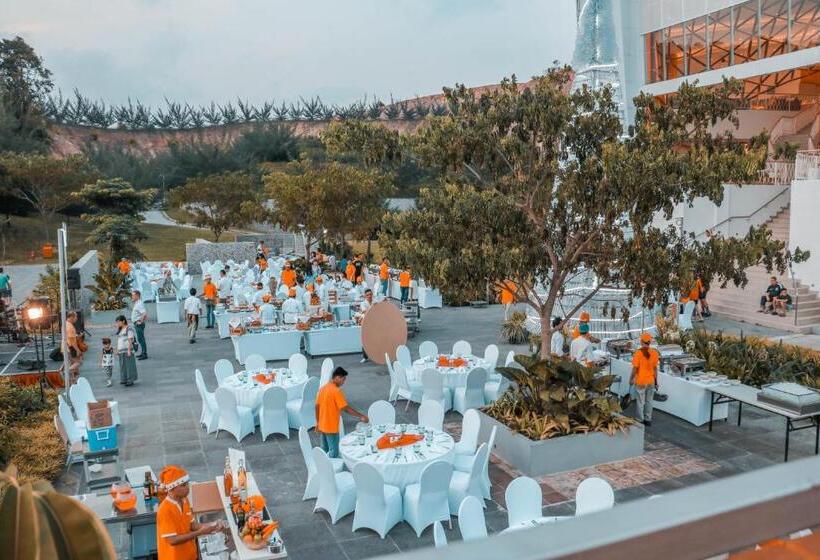 בית מלון כפרי Harris Resort Barelang Batam