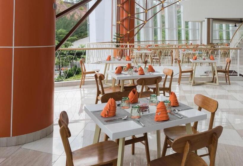 בית מלון כפרי Harris Resort Barelang Batam