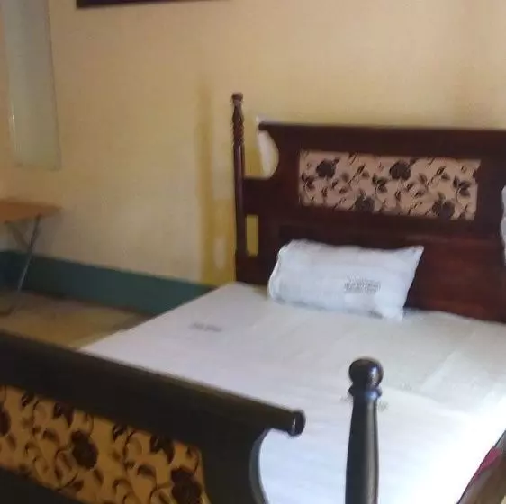 هتل Kabale Landmark Lodges