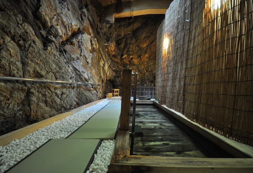 هتل Registered Tangible Cultural Property Daiichikan Yukiya