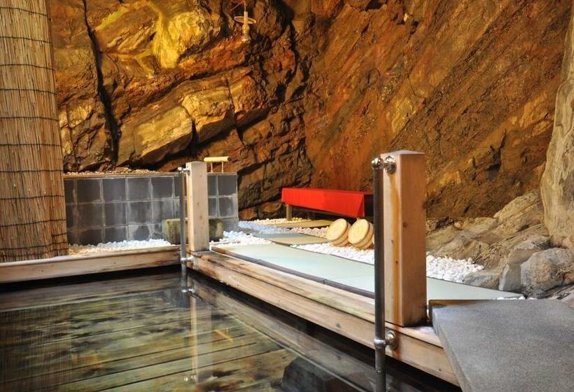 هتل Registered Tangible Cultural Property Daiichikan Yukiya