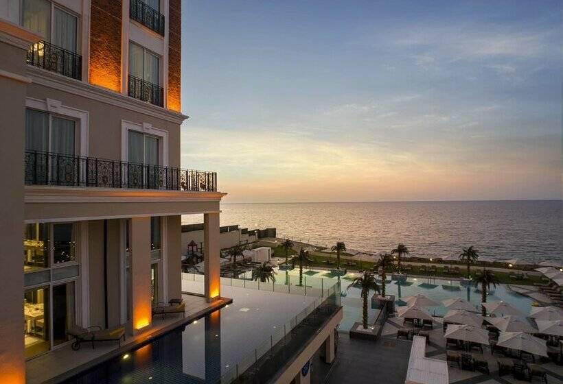 Kaya Palazzo Resort & Casino