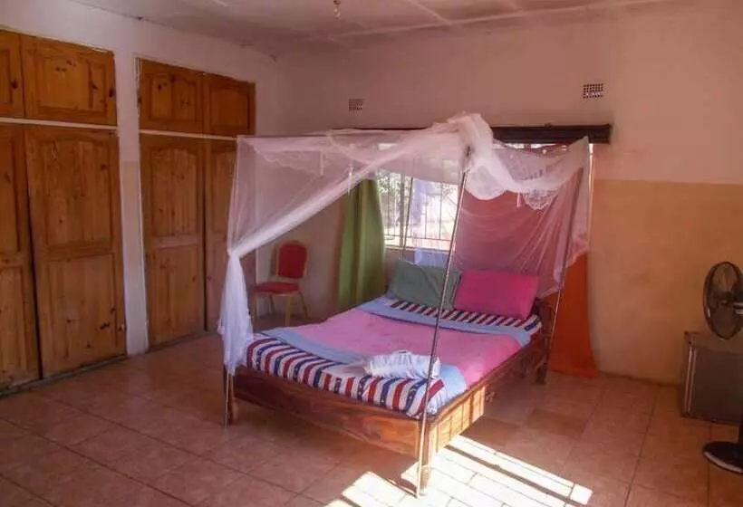 پانسیون Jojomo Guest House