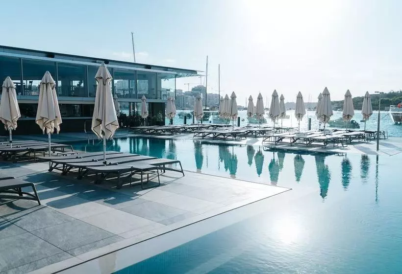 Azur Hotel By St Hotels