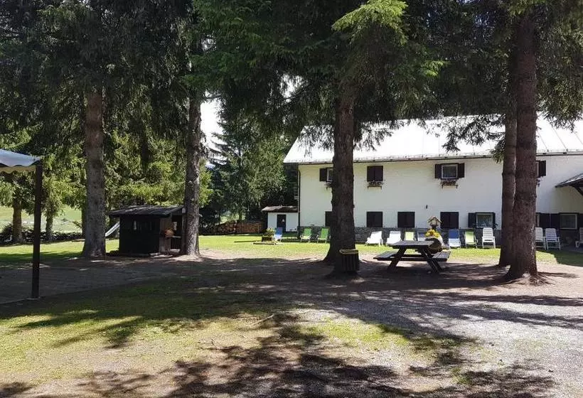 ホテル Casa Alpina Dobbiaco