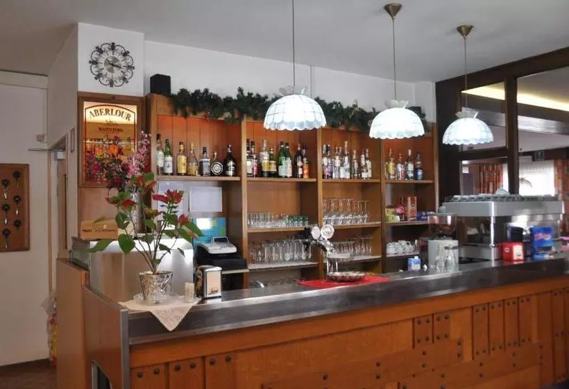 ホテル Casa Alpina Dobbiaco