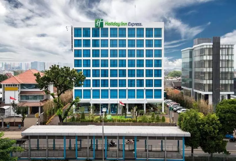 ホテル Holiday Inn Express Jakarta Matraman, An Ihg