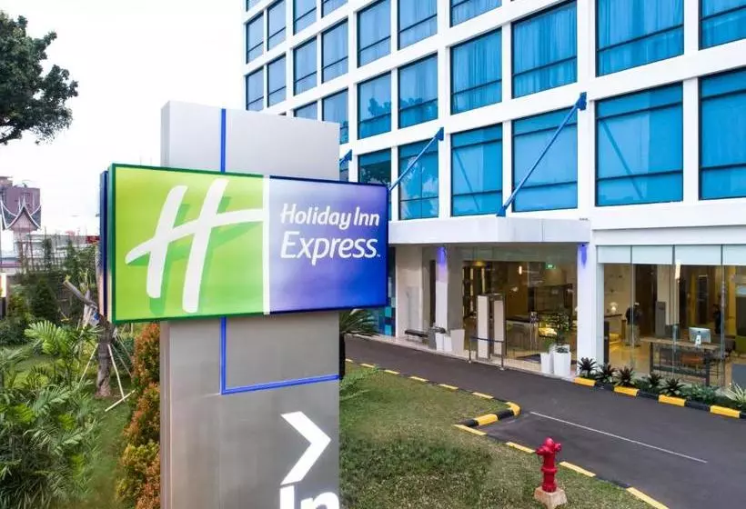 ホテル Holiday Inn Express Jakarta Matraman, An Ihg